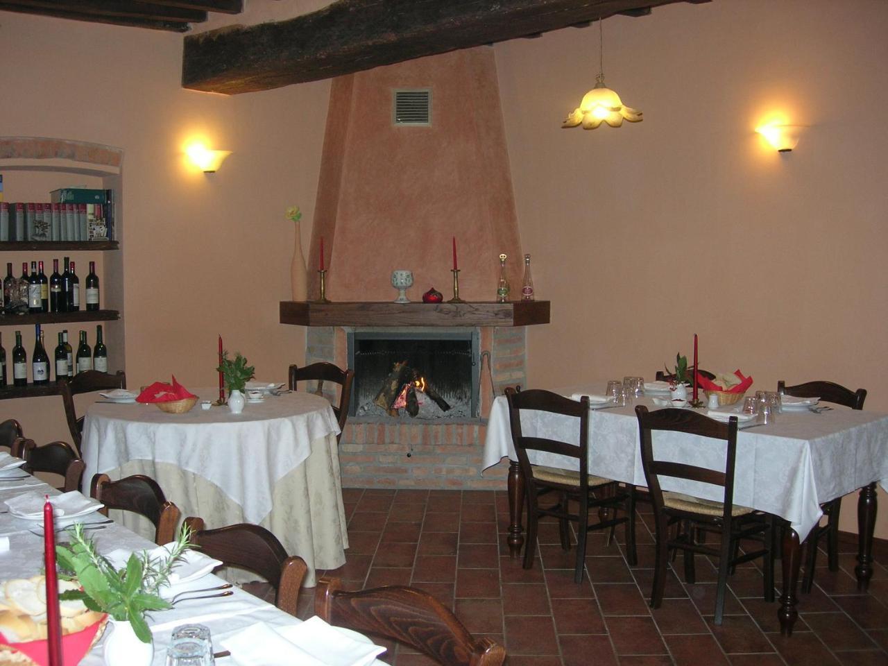 Agriturismo Campass Castelvetro Piacentino Bagian luar foto